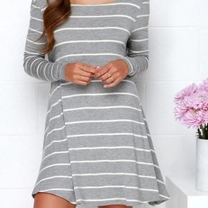 𝅺LULU'S swing along white and gray striped long sleeve dress medium